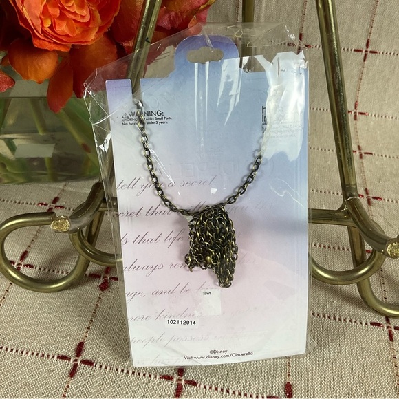 Authentic Disney Lives Action Cinderella Exclusive Working Pocket Watch Necklace - Picture 2 of 5